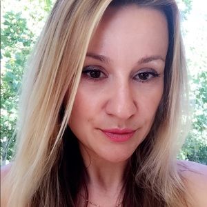 Meet your Posher, Lia